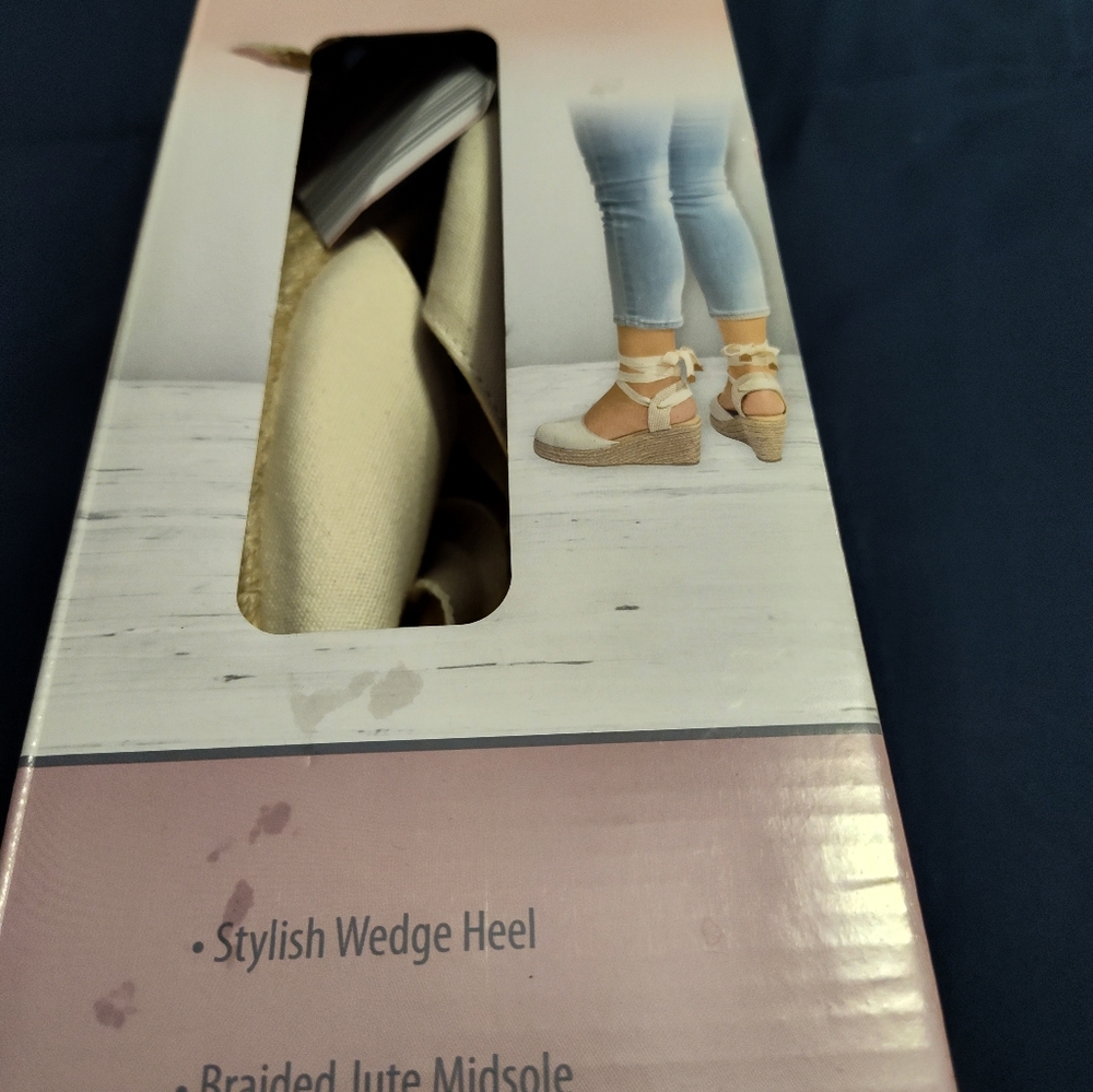 Serra Ladies Tan Colored Size 10 Sandals